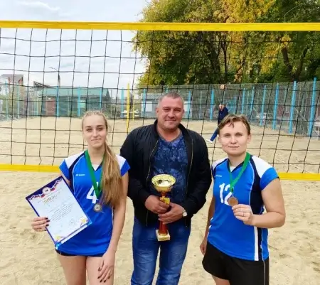 Студентки филиала Полина Рябинина и Юлия Лаптева бронзовые призеры соревнований по пляжному волейболу