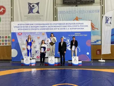 Студентки Иркутского филиала серебряные призеры Всероссийских соревнований по борьбе
